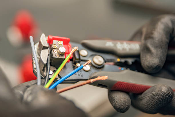 Best Emergency Electrical Repair  in Columbia, MS
